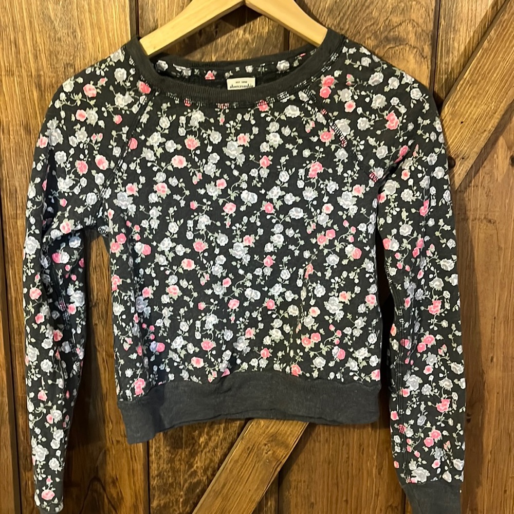 Abercrombie kids size medium, floral crewneck sweatshirt